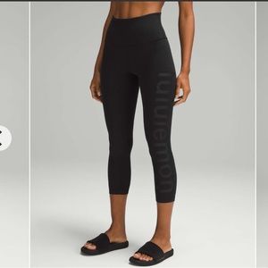 NWT Lululemon Align High-Rise Crop 23" *Graphic runs big